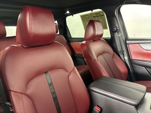 Used 2025 MAZDA CX-70 Plug-In Hybrid w/ Premium Plus image 29