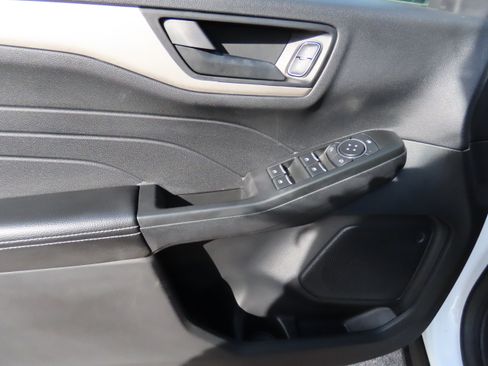 Used 2022 Ford Escape S image 19