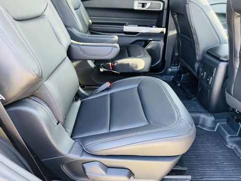 Used 2023 Ford Explorer XLT w/ Equipment Group 202A image 32