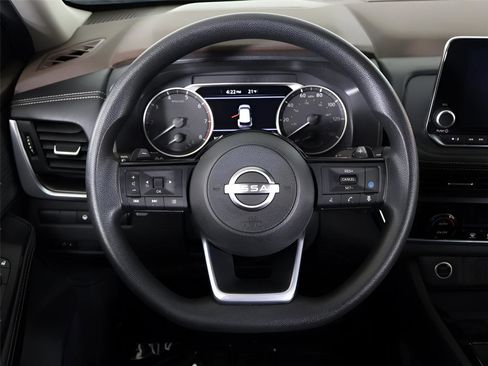 Used 2023 Nissan Rogue SV image 35