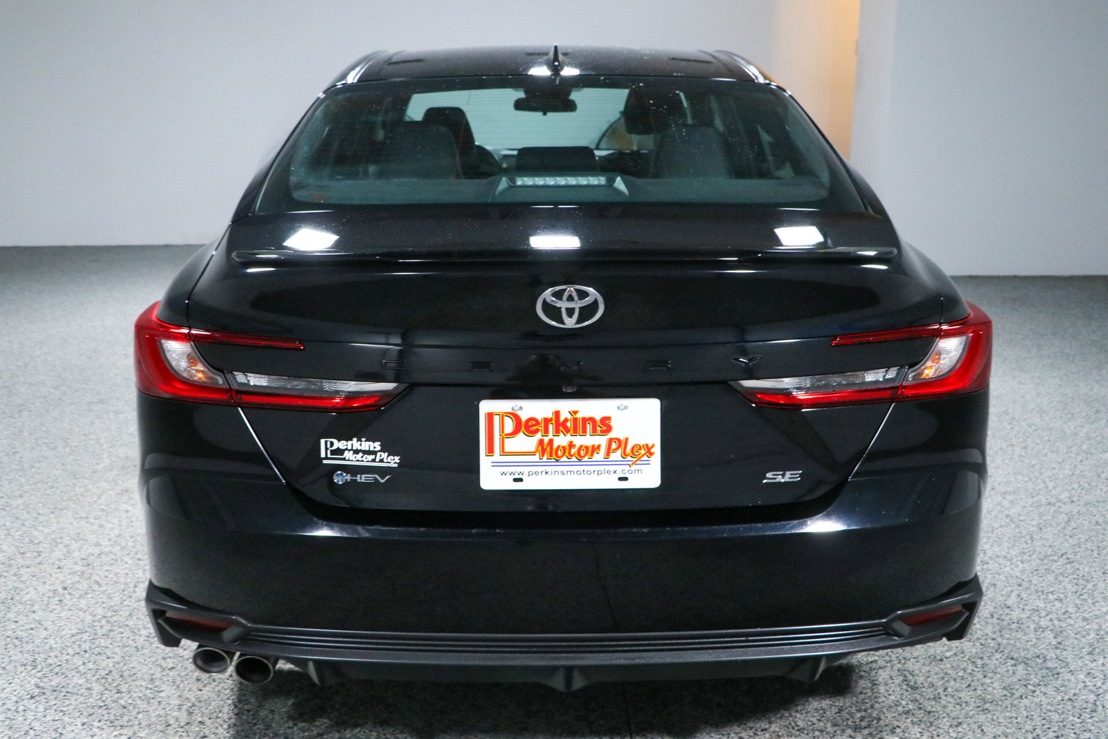 Used 2025 Toyota Camry SE FWD image 8