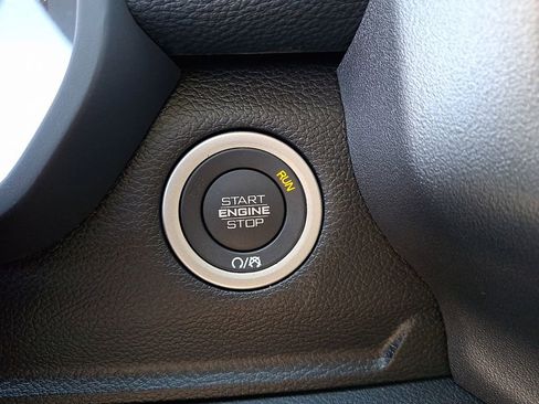 Used 2025 RAM 2500 Laramie AWD/4WD image 31