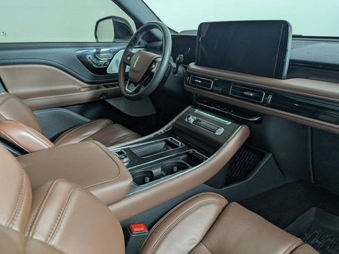 Used 2025 Lincoln Aviator Reserve w/ Equipment Group 201A image 25