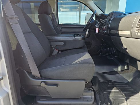 Used 2013 Chevrolet Silverado 2500 LT w/ Interior Plus Package image 10