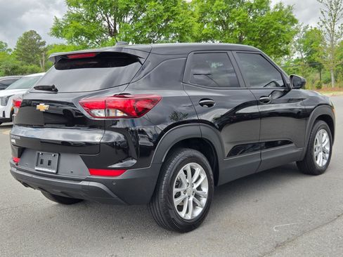 Used 2024 Chevrolet TrailBlazer LS w/ LS Convenience Package FWD image 7