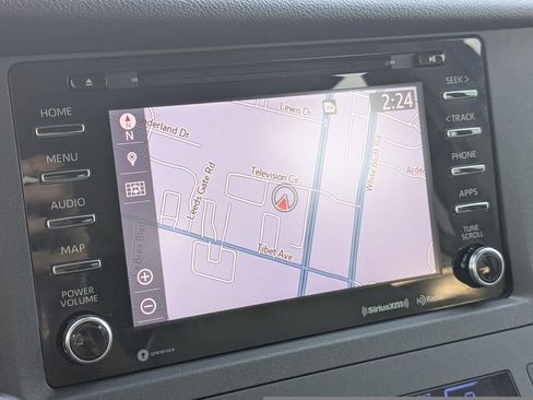 Used 2018 Toyota Sienna XLE Premium image 25