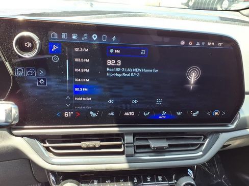 Certified 2024 Chevrolet Equinox EV RS FWD image 5