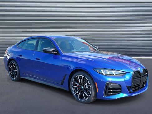 New 2026 BMW M440i w/ Premium Package RWD image 2