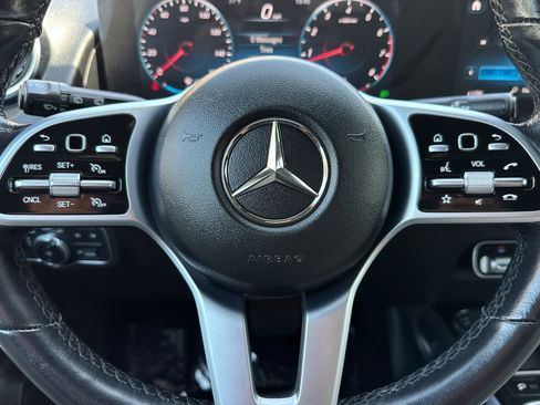 Used 2021 Mercedes-Benz GLB 250 image 23