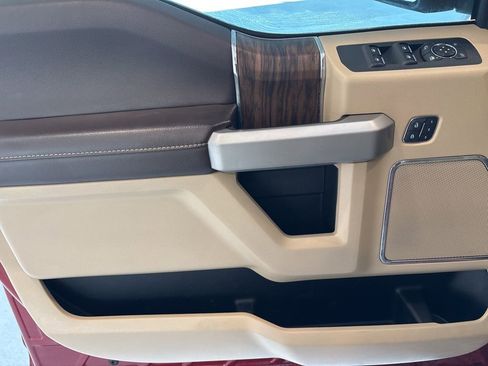 Used 2019 Ford F150 Lariat w/ Equipment Group 502A Luxury image 7