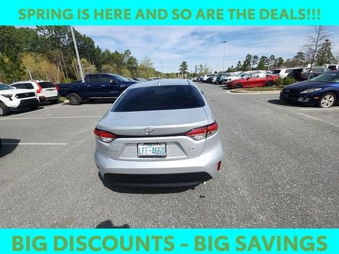 Used 2025 Toyota Corolla LE image 12