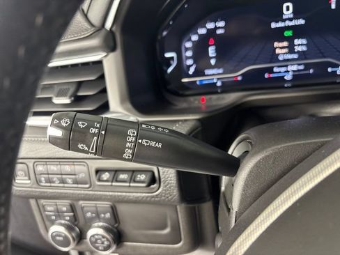 Used 2022 GMC Yukon XL Denali AWD/4WD image 10