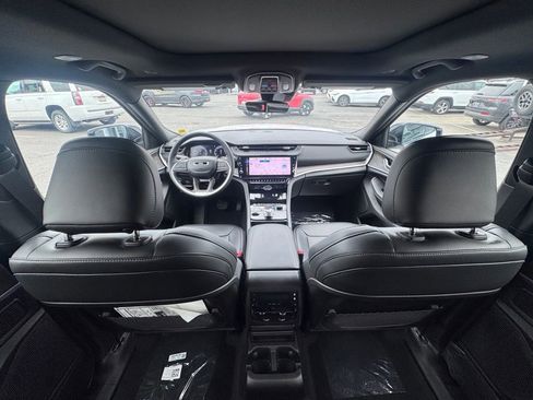 New 2026 Jeep Grand Cherokee L Limited w/ Limited Altitude Package AWD/4WD image 25