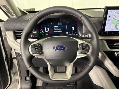 New 2026 Ford Explorer Active w/ Active Comfort Package RWD image 16