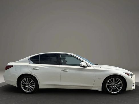 Used 2019 INFINITI Q50 Luxe w/ Essential Package (3.0T Luxe) AWD/4WD image 4