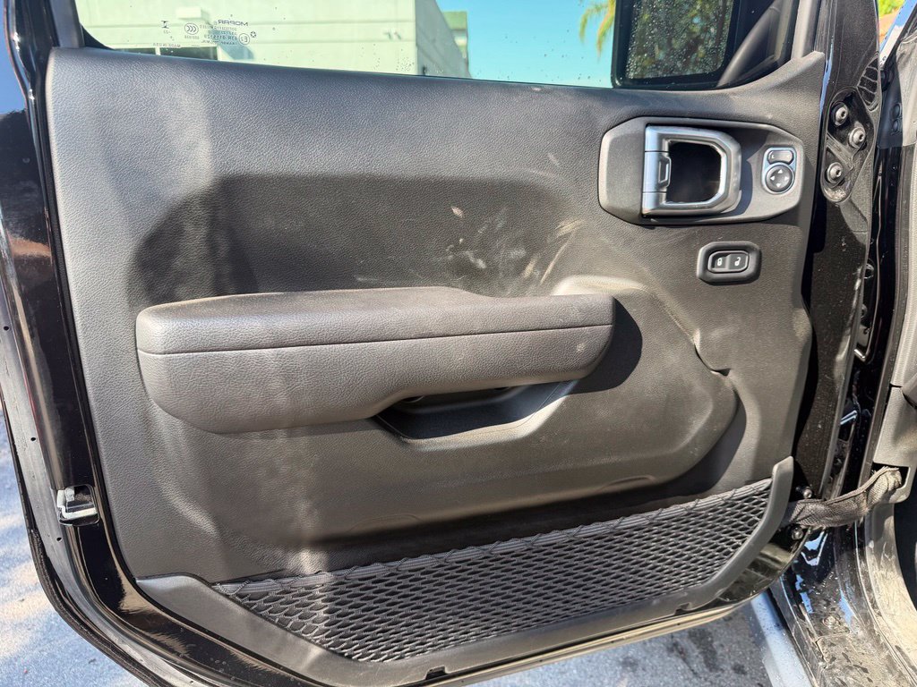 Used 2024 Jeep Wrangler Unlimited AWD/4WD image 20