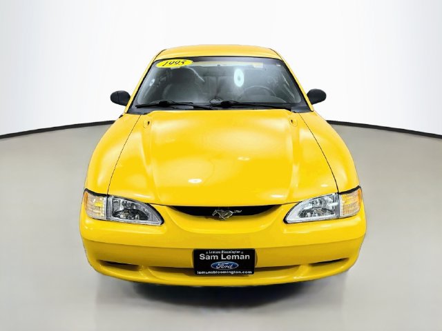 Used 1995 Ford Mustang GT RWD image 2