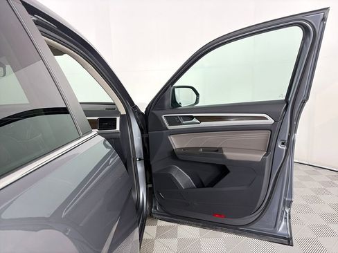 Used 2022 Volkswagen Atlas SE image 31