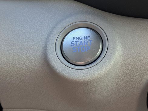 New 2026 Hyundai Venue SEL FWD image 31