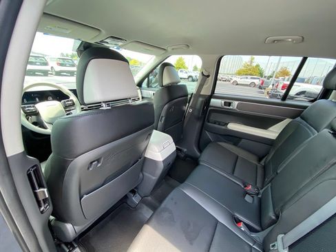Used 2025 Hyundai Santa Fe SE FWD image 22