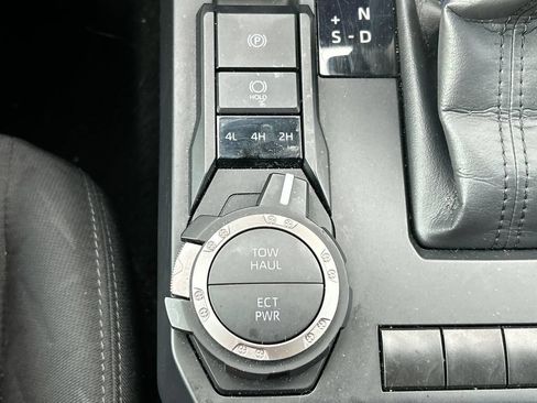 Used 2024 Toyota Tacoma SR5 AWD/4WD image 34