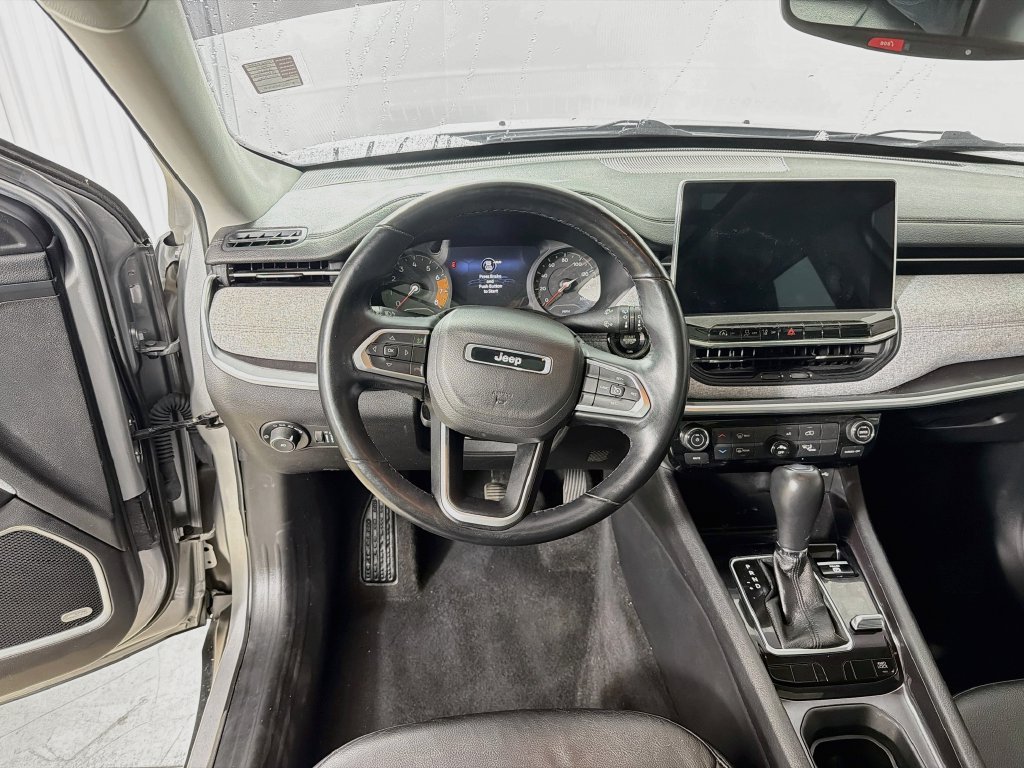 Used 2022 Jeep Compass Latitude w/ Sun and Sound Group AWD/4WD image 22