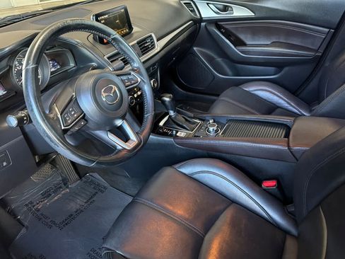 Used 2018 MAZDA MAZDA3 Touring FWD image 11