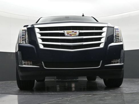 Used 2020 Cadillac Escalade 2WD image 27
