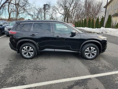 Used 2022 Nissan Rogue SV image 7