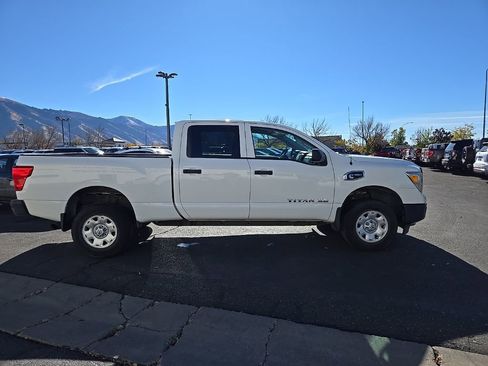 Used 2017 Nissan Titan S image 4