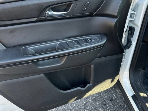 Used 2015 GMC Acadia SLE AWD/4WD image 5