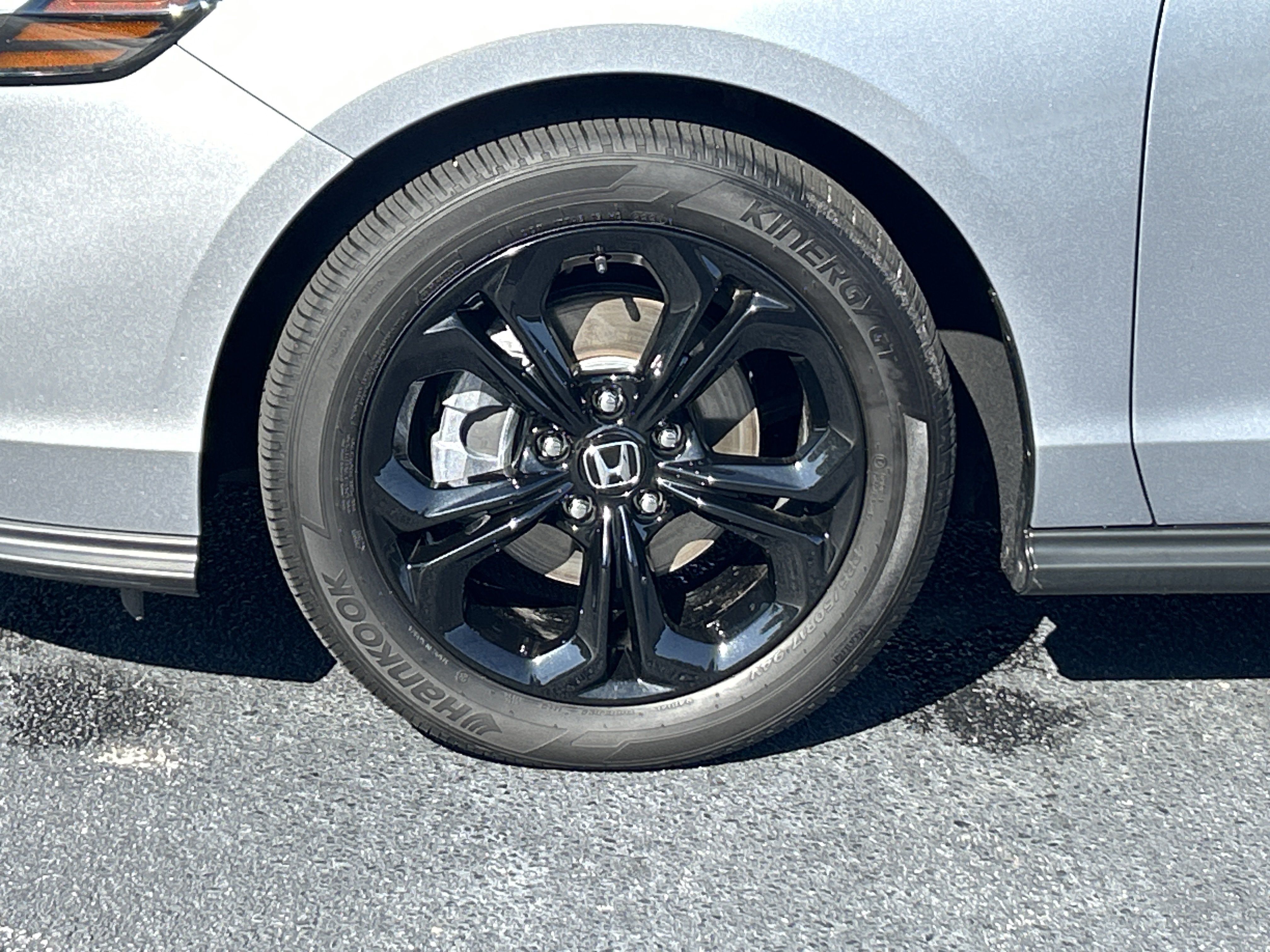 Used 2025 Honda Accord SE image 32