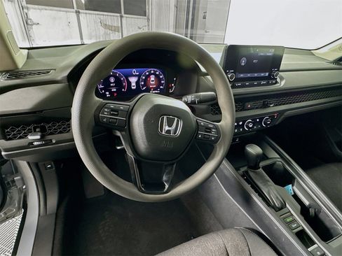 Used 2023 Honda Accord EX image 9