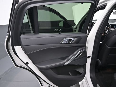 Used 2022 BMW X6 xDrive40i w/ Executive Package AWD/4WD image 28