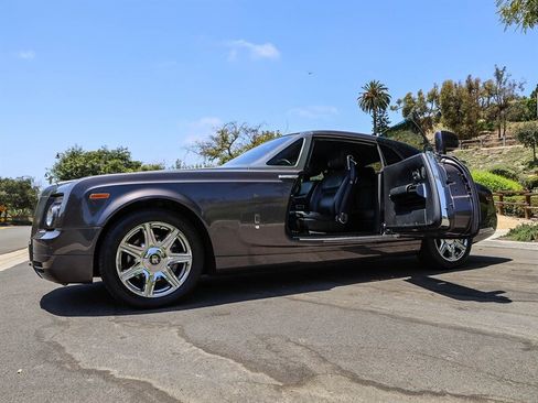 Used 2010 Rolls-Royce Phantom Coupe RWD image 28