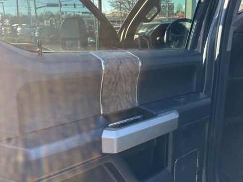 Used 2017 Ford F350 Lariat image 19