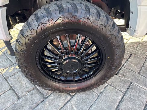 Used 2026 Ford F450 Lariat w/ FX4 Off-Road Package image 5