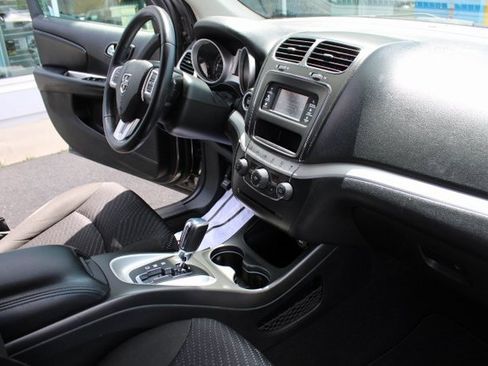 Used 2019 Dodge Journey SE w/ Connectivity Group image 25