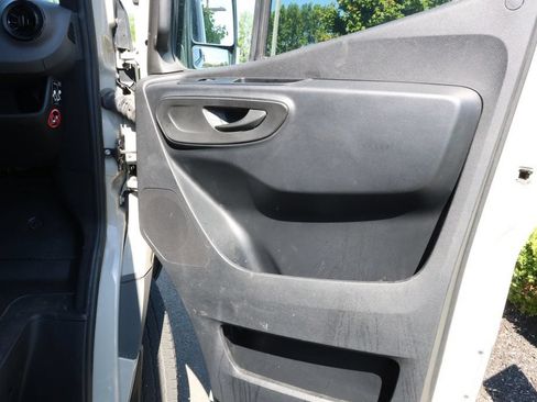 Used 2024 Mercedes-Benz Sprinter 2500 image 26