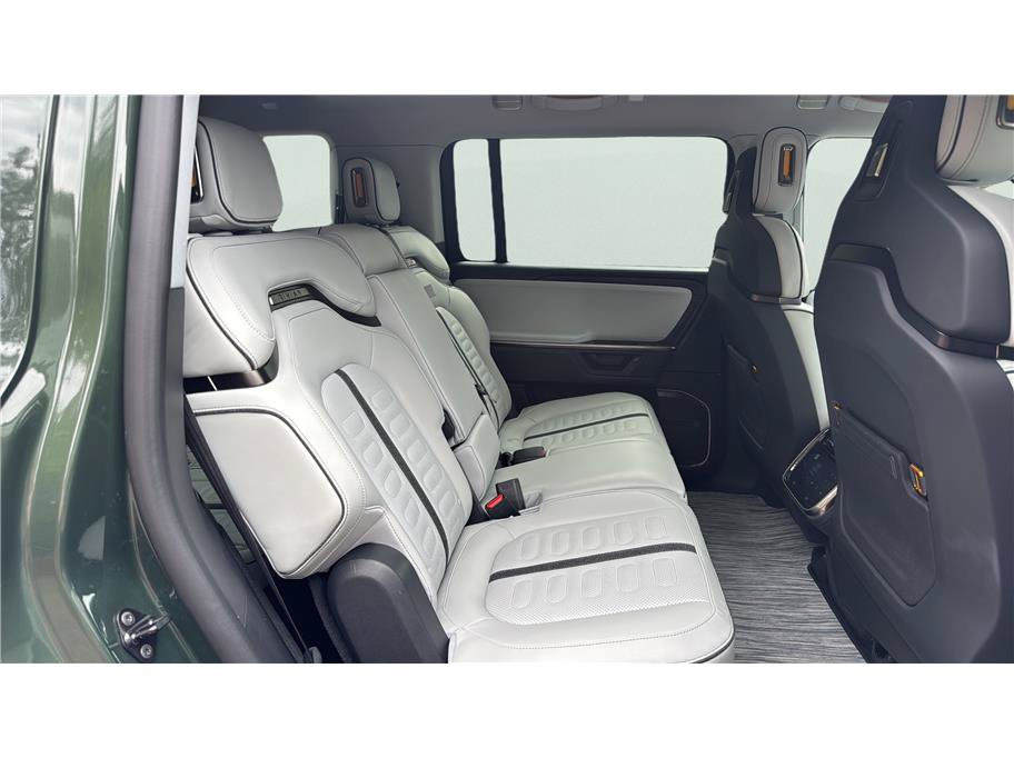 Used 2025 Rivian R1S Adventure Dual AWD/4WD image 19