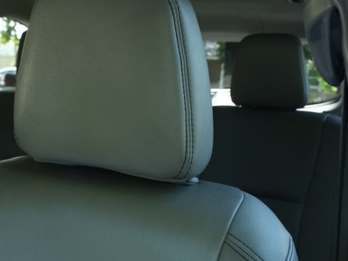 Used 2017 Toyota Highlander XLE image 23