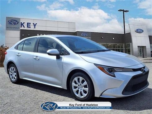 Used 2022 Toyota Corolla LE image 1