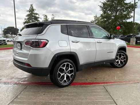 Used 2025 Jeep Compass Limited AWD/4WD image 5