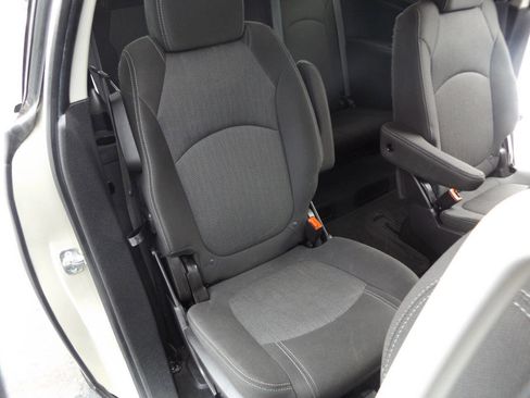 Used 2015 Chevrolet Traverse LT w/ Style and Technology Package AWD/4WD image 23