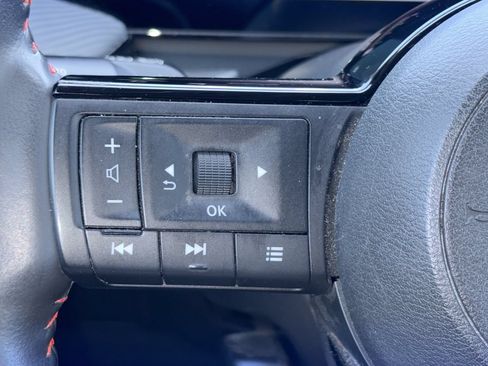 Certified 2025 Nissan Kicks SR w/ SR Premium Package FWD image 19