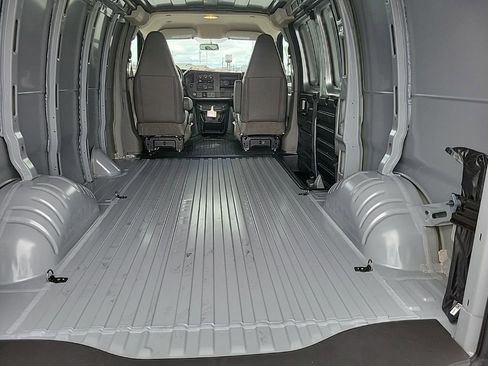 New 2025 GMC Savana 2500 RWD image 4