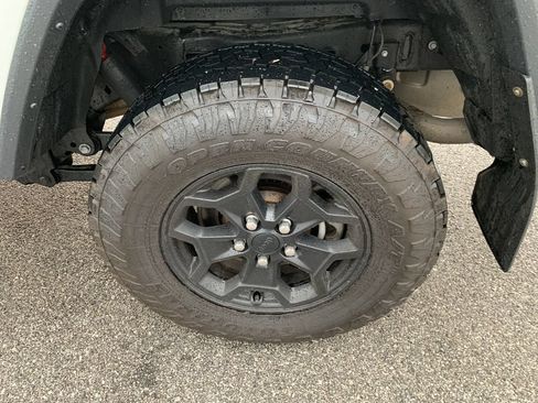 Used 2023 Jeep Gladiator Overland AWD/4WD image 21