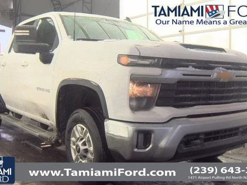 Used 2025 Chevrolet Silverado 2500 LT w/ Convenience Package image 1