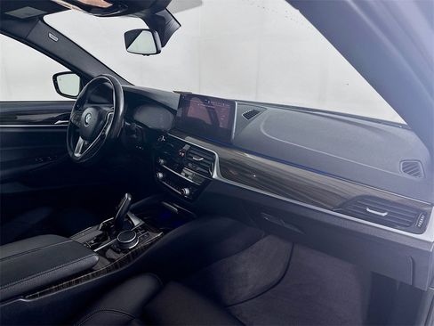 Used 2021 BMW 530i w/ Convenience Package image 30