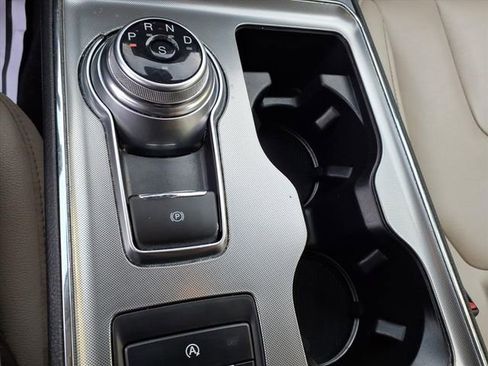 Used 2022 Ford Edge Titanium image 20